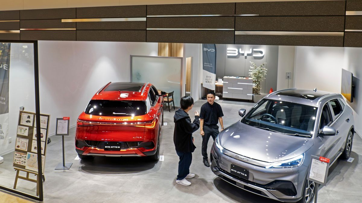 Čínský výrobce aut BYD se poprvé dostal mezi deset největších automobilek světa